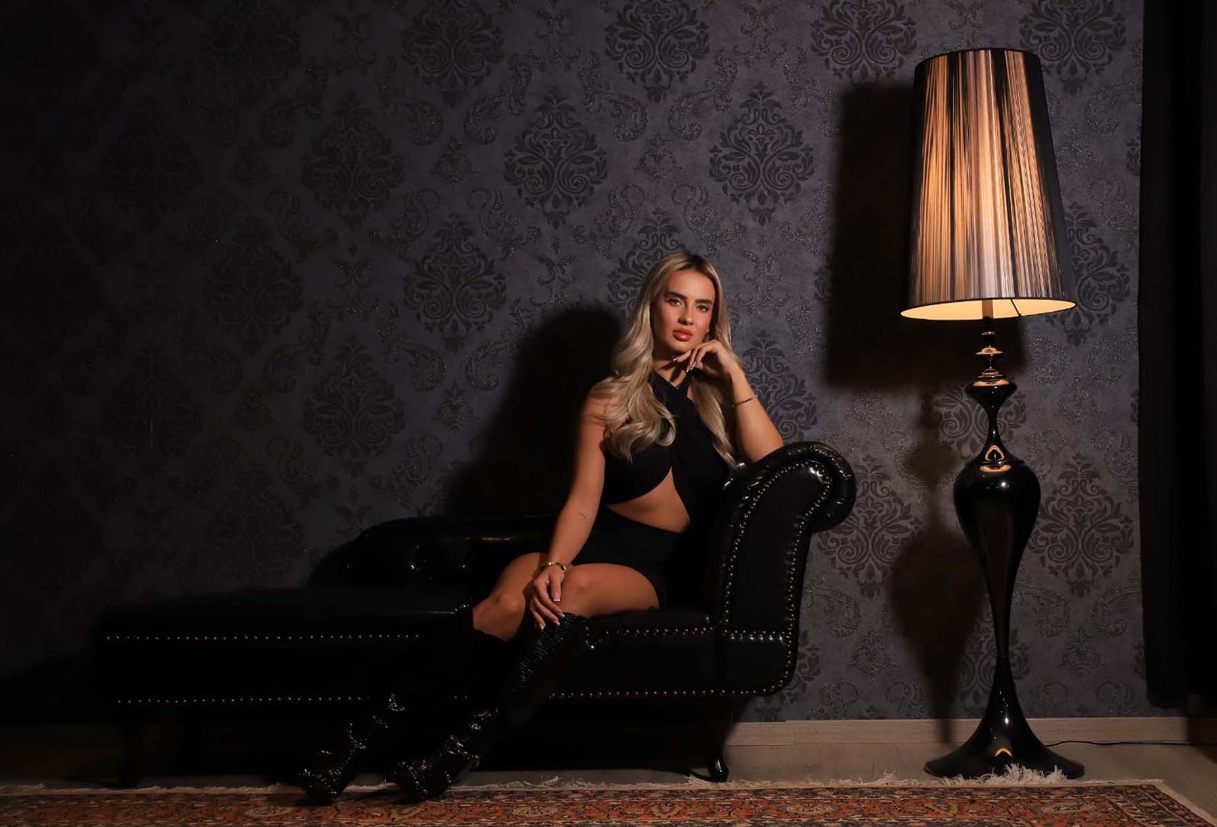 model-helena-k-8
